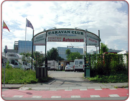 DOVE SIAMO - Ingresso Concessionaria Caravan Club Tour su Corso Unione Sovietica a Torino.